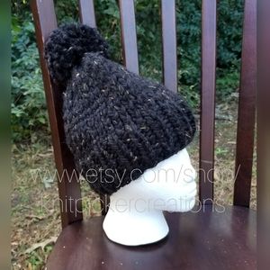 Black Tweed-like Hat with Pom Pom